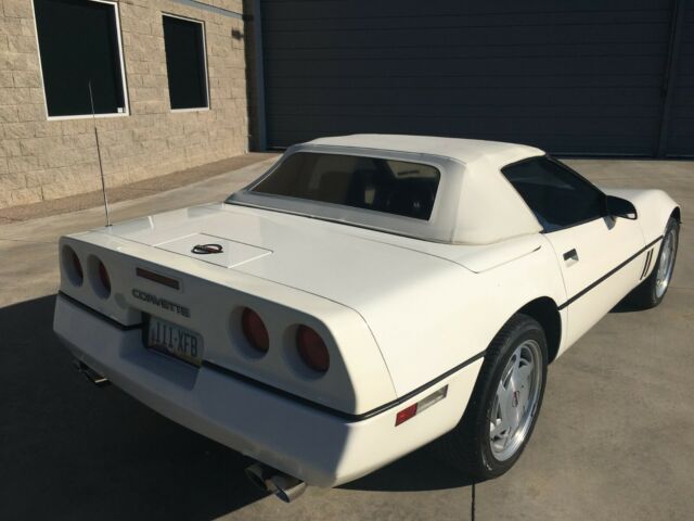 1988 White Chevrolet Corvette Convertible