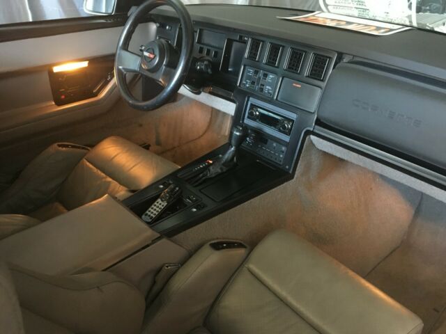 1988 White Chevrolet Corvette Convertible