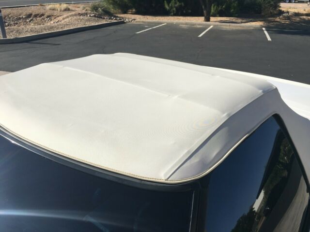 1988 White Chevrolet Corvette Convertible