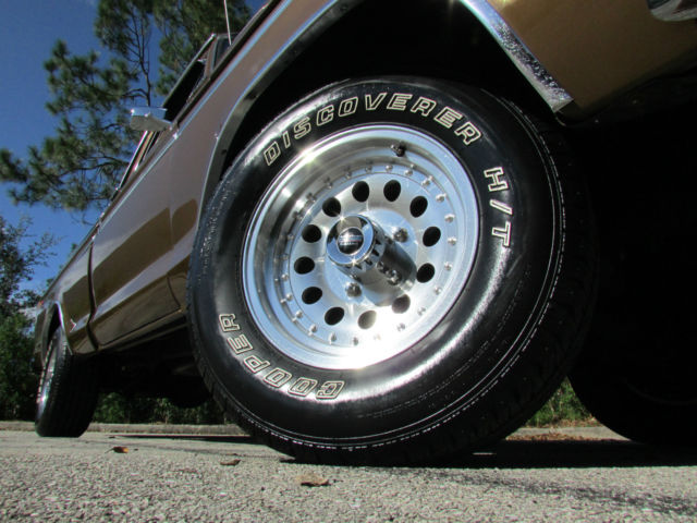 1979 DESERT GOLD METALLIC Ford F-100 Standard Cab Pickup