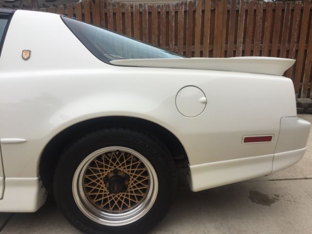 1989 White Pontiac Trans Am Coupe