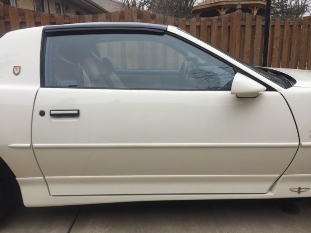 1989 White Pontiac Trans Am Coupe
