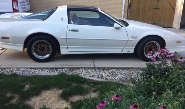 1989 White Pontiac Trans Am Coupe