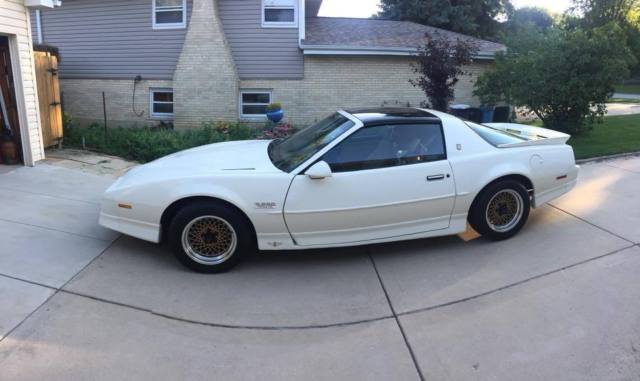 1989 White Pontiac Trans Am Coupe