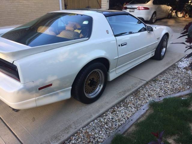 1989 White Pontiac Trans Am Coupe