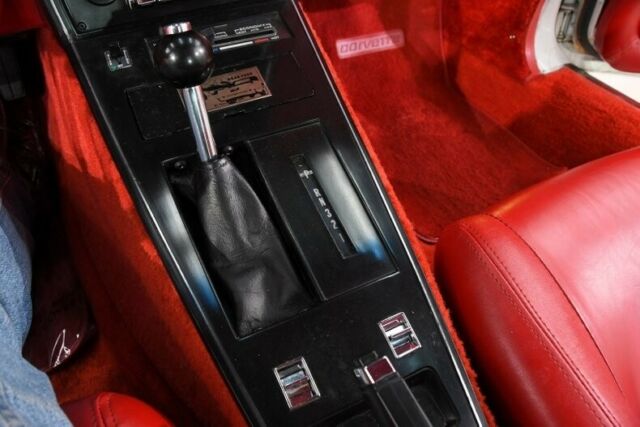 1979 White Chevrolet Corvette Coupe