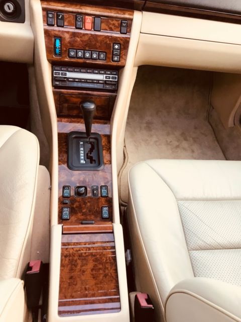 1993 White Mercedes-Benz E-Class Sedan