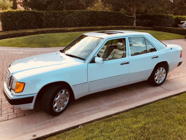 1993 White Mercedes-Benz E-Class Sedan