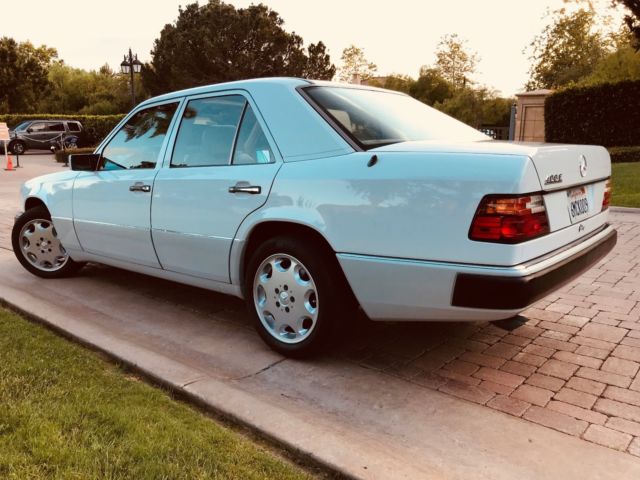 1993 White Mercedes-Benz E-Class Sedan