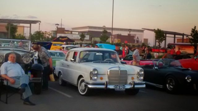 1965 White Mercedes-Benz 200-Series Cab & Chassis