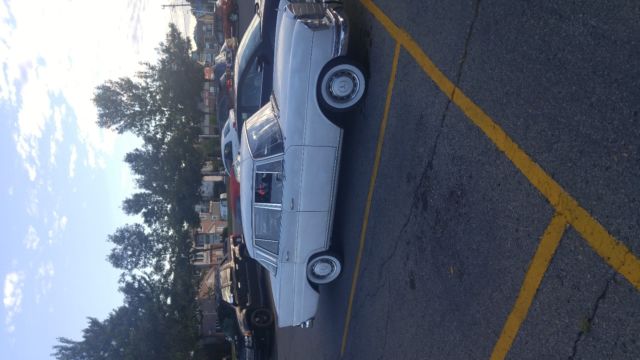 1965 White Mercedes-Benz 200-Series Cab & Chassis