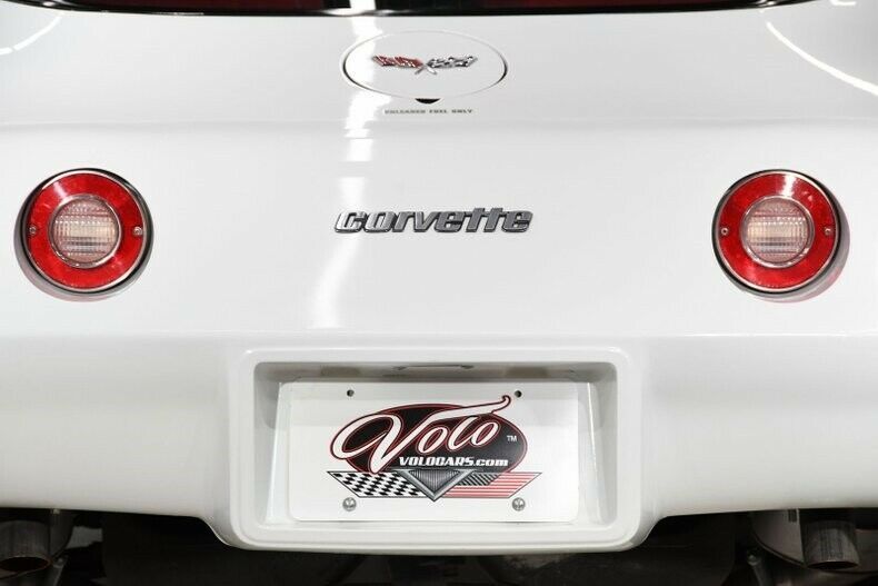 1979 White Chevrolet Corvette Coupe