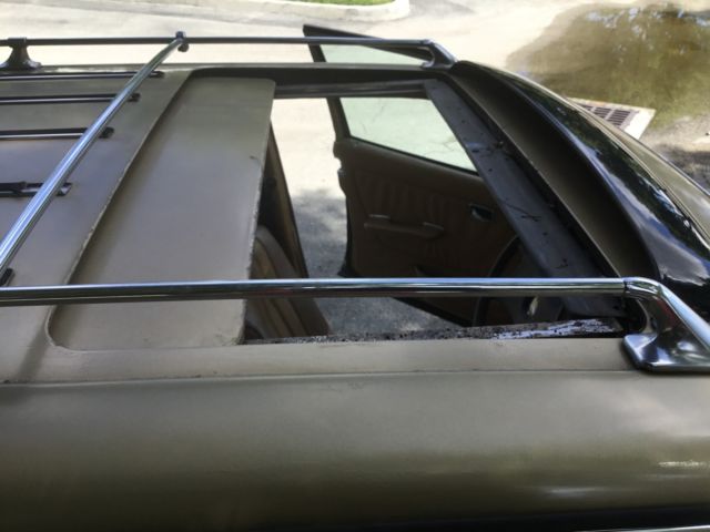 1984 Gold Mercedes-Benz 200-Series Wagon