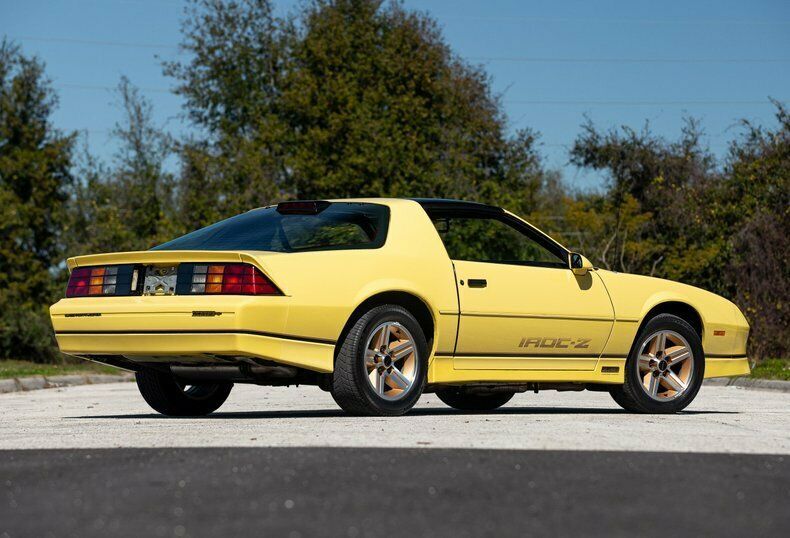 1986 Yellow Chevrolet Camaro Coupe