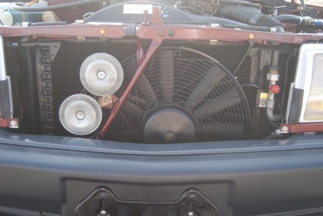 1986 587 Cabernet Red Metallic Mercedes-Benz 190-Series Sedan