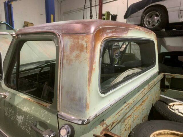 1971 Green White Ford F-100 Standard Cab Pickup