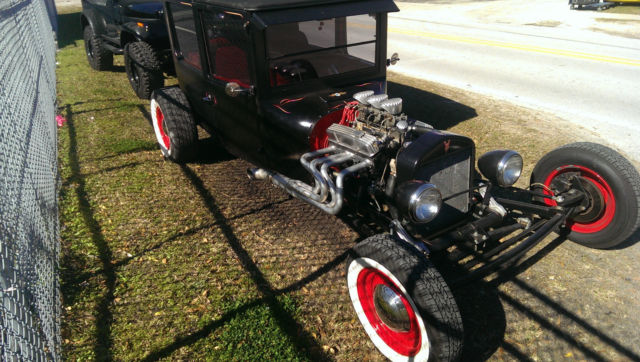 1924 satin Black Ford Model T sedan T