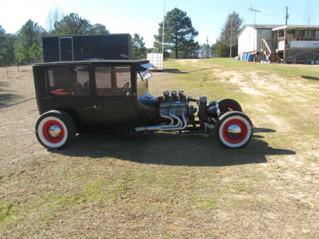 1924 satin Black Ford Model T sedan T