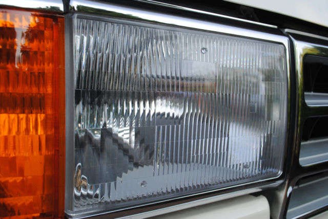 1988 White Ford Bronco SUV