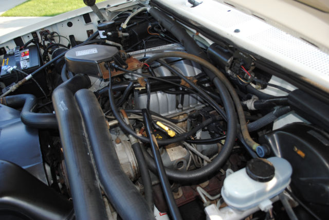 1988 White Ford Bronco SUV