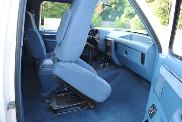 1988 White Ford Bronco SUV