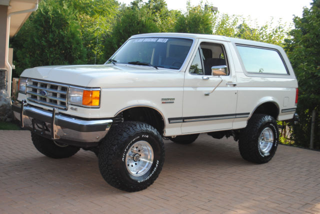 1988 White Ford Bronco SUV