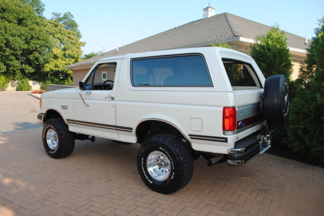1988 White Ford Bronco SUV