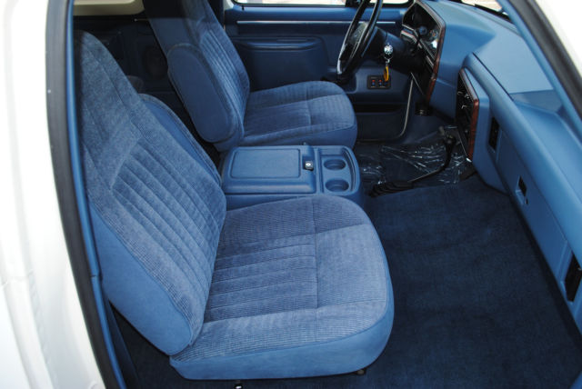 1988 White Ford Bronco SUV