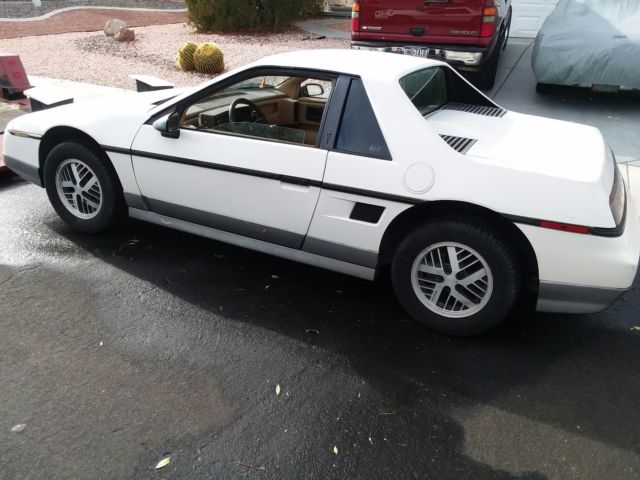 1985 White Pontiac Fiero Coupe
