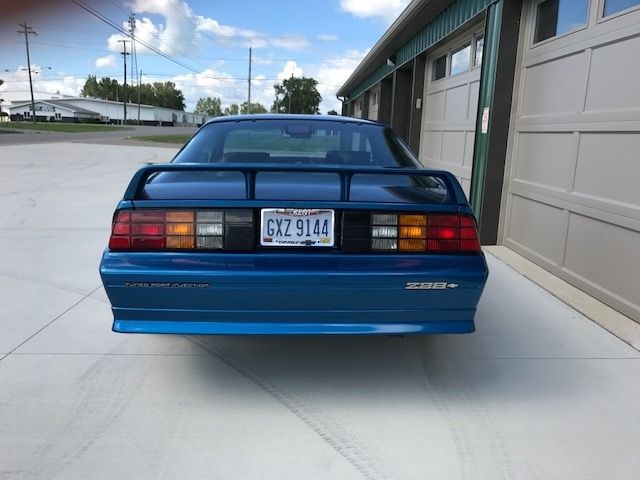 1992 Medium Quasar Blue Chevrolet Camaro Coupe