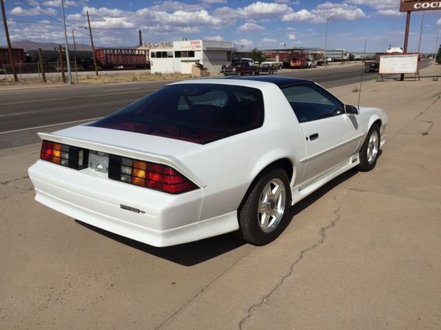 1992 White Chevrolet Camaro Coupe