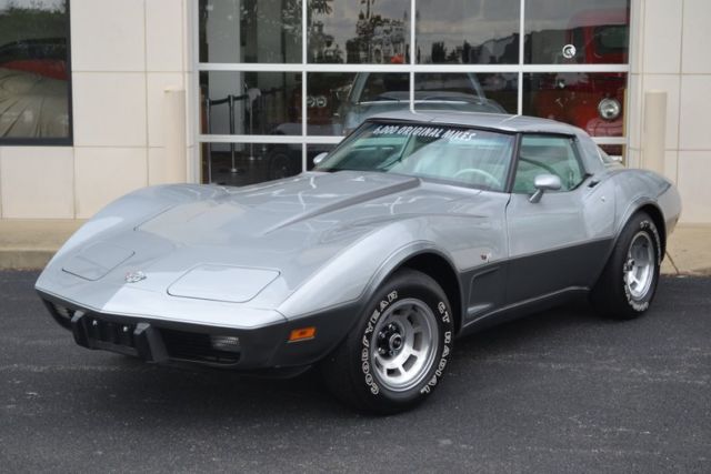 1978 Silver Chevrolet Corvette