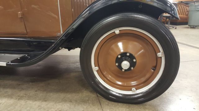 1927 Tan Chevrolet Capitol Coupe