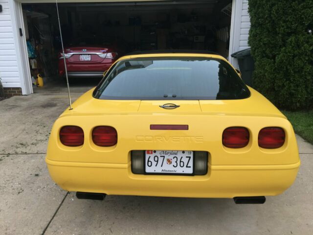 1992 Yellow Chevrolet Corvette Coupe