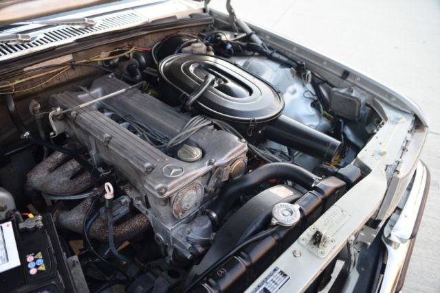 1980 SILVER Mercedes-Benz S-Class Sedan