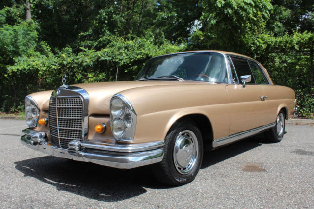 1968 Tan Mercedes-Benz 200-Series Coupe