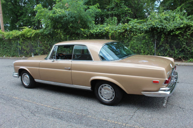 1968 Tan Mercedes-Benz 200-Series Coupe