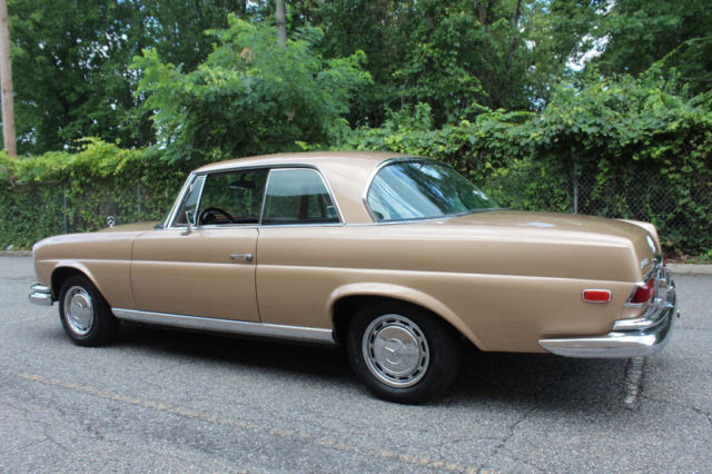 1968 Tan Mercedes-Benz 200-Series Coupe