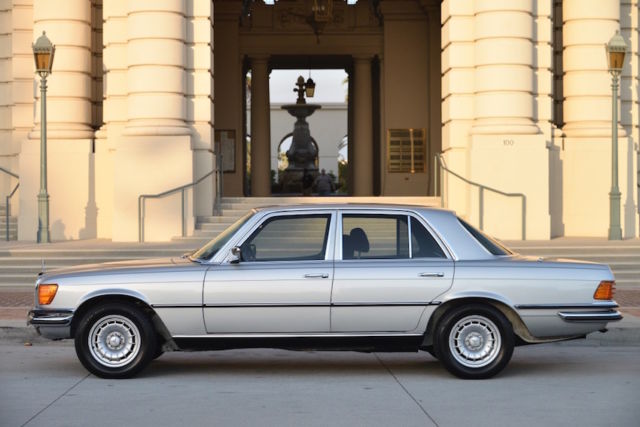 1980 SILVER Mercedes-Benz S-Class Sedan