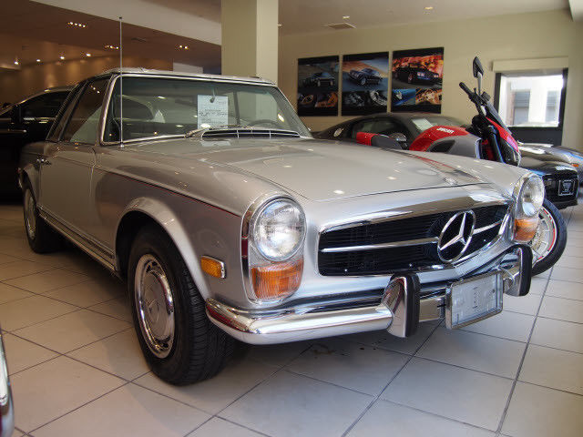 1971 Silver Mercedes-Benz 200-Series Convertible