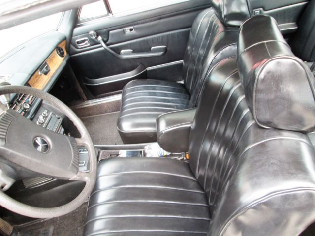 1973 Gray Mercedes-Benz 200-Series Coupe