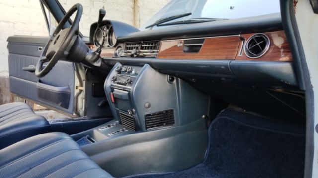 1973 Blue Mercedes-Benz 200-Series Coupe