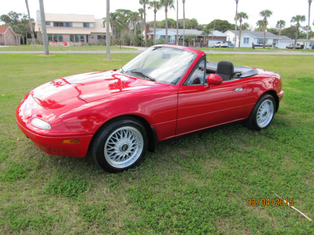 1990 Red Mazda MX-5 Miata Convertible