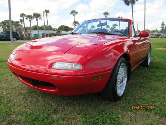 1990 Red Mazda MX-5 Miata Convertible