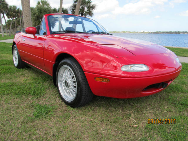1990 Red Mazda MX-5 Miata Convertible