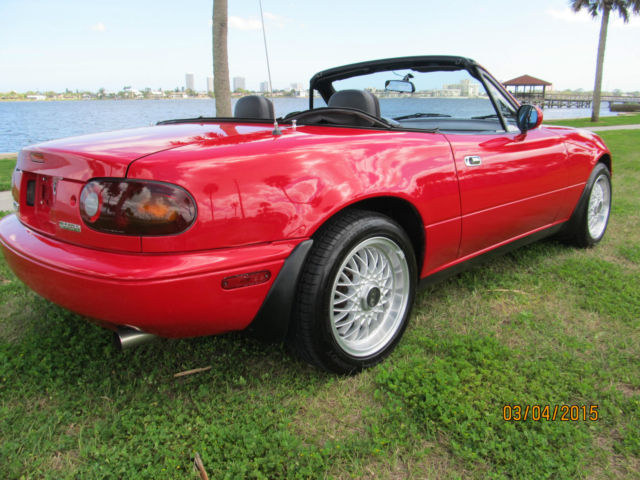 1990 Red Mazda MX-5 Miata Convertible