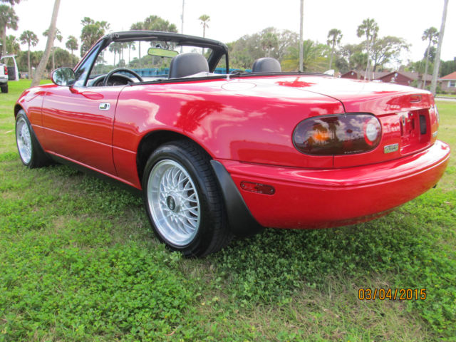 1990 Red Mazda MX-5 Miata Convertible