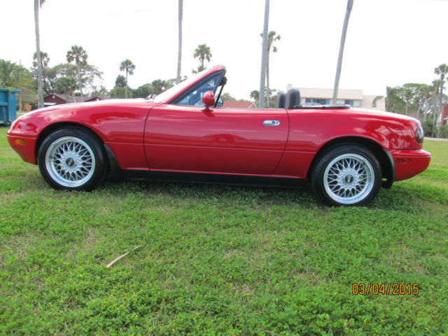 1990 Red Mazda MX-5 Miata Convertible