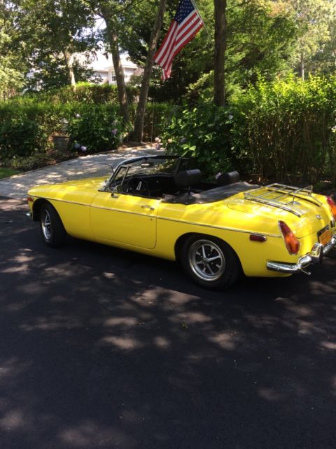 1973 Yellow MG MGB Convertible
