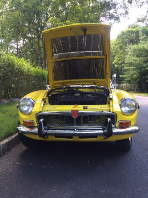 1973 Yellow MG MGB Convertible